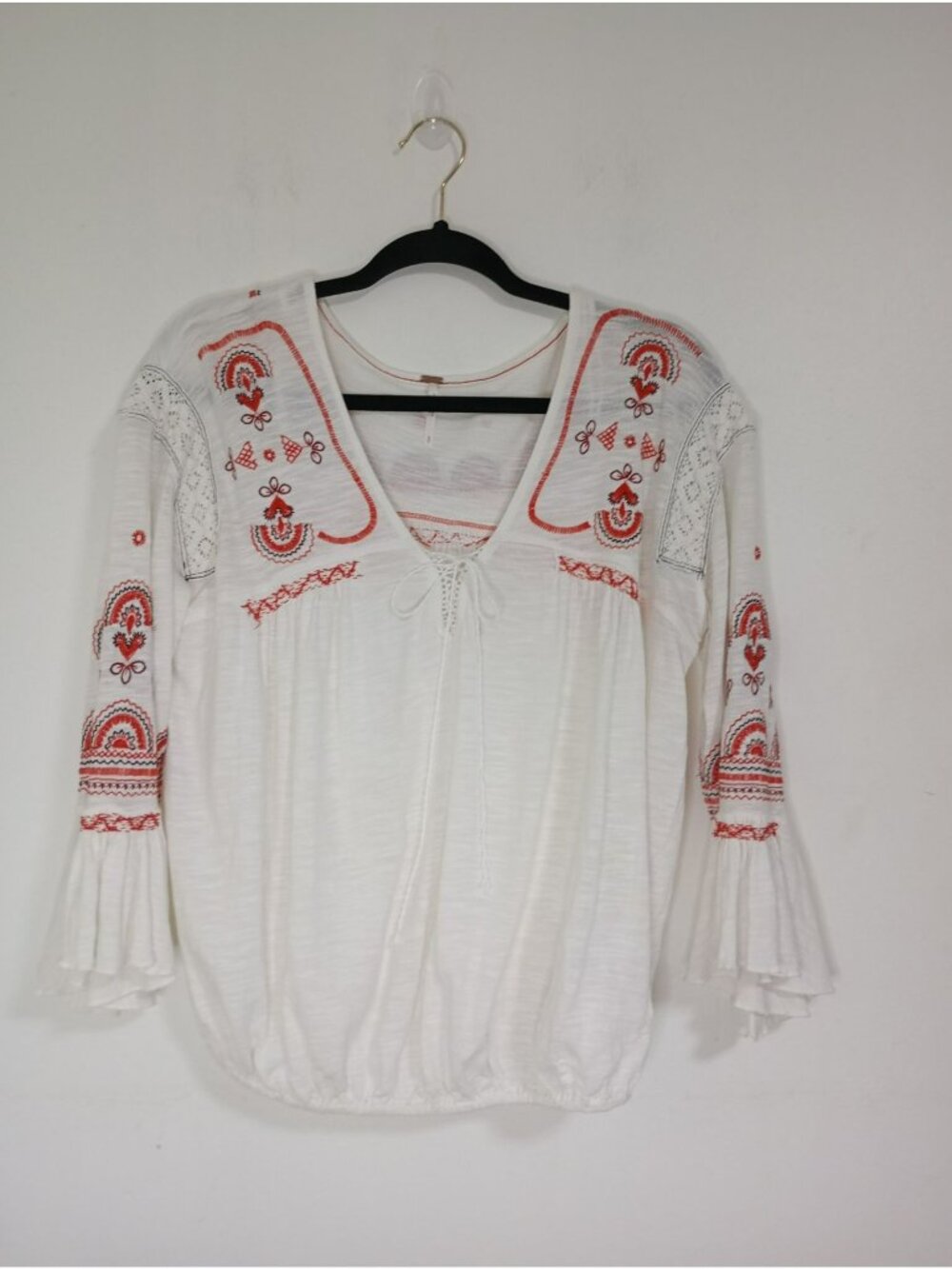 Free People Boho White Top Embroidered Red Details Flared Sleeves S 100% Cotton